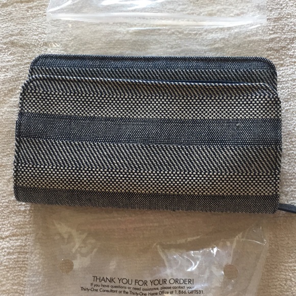 thirty-one Handbags - 🆕 NIB Thirty-One Perfect Cents Wallet